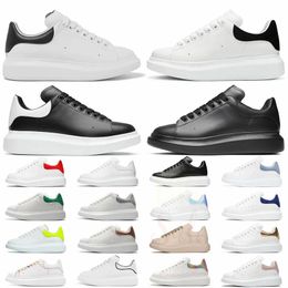 Chaussures pour hommes chaussures pour femmes designers chaussures de design pour hommes chaussures de sport de marque luxueux triple daim en poudre noir et blanc chaussures de sport pour femmes en plein air 35-45