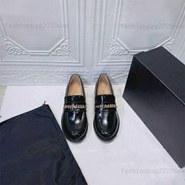 Designer Luxus Channel klassische flache Loafer Schuhe Damen Kleid Schuh Sandale Damen runden Kopf Leder Zapato