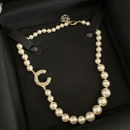 Collier de luxe classique en laiton avec perles, marque française, ensemble de lettres doubles, strass, cuivre de haute qualité, bijoux de charme pour femmes, cadeau de mode pour sœurs