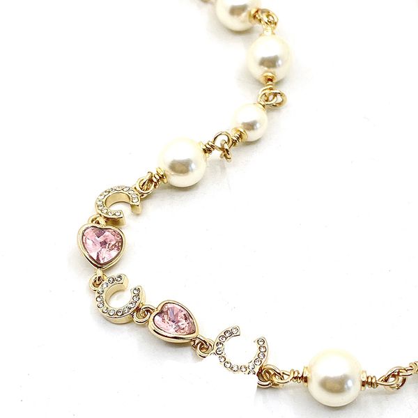 Collier de perles classiques de luxe de styliste, double lettre française, cœur rose, strass, matériau en laiton, collier à breloques, livraison de bijoux à la mode pour mère, cadeau Surprise