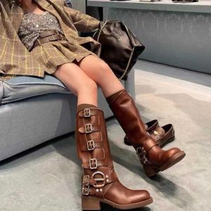 Designer luxe cowboylaarzen voor dames Hoge laarzen Schoenen Y2K-stijl Bruin lederen bikerlaarzen Ccowgirl-laarzen Ronde neus Dikke hak Martin Boots Riemgesp