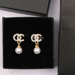 Pendientes colgantes de diamantes de lujo de diseñador con letras dobles, pendientes de diamantes de imitación para mujer, joyería para fiesta de boda, 20 estilos