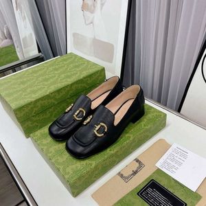Diseñador de zapatos de vestir de lujo tacón bajo bomba gruesa firma de cuero genuino tira web mujer moda zapato mocasines mocasines zapatos de ocio tamaño 35-41 Double G horsebit