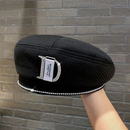 Designer Luxury Fashion Berets For Woman Hat Corée Ins Style Diamond Spring Automne Visor Visor Travel Street Outdoor Photos rétro Small Face