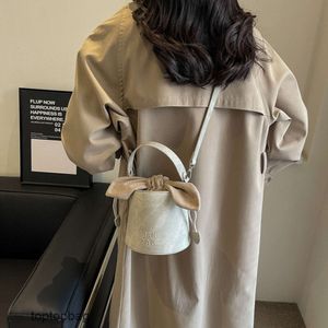 Sac à bandoulière de luxe de styliste pour femmes, sac seau à main, nouvelle mode polyvalente à bandoulière unique, 2024