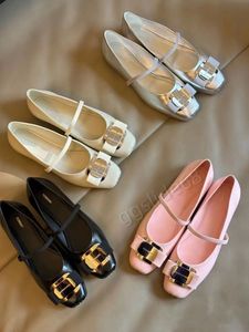 Designer Luxury Fashion Flat Bottom Robes Chaussures Véritine Ballet en cuir Falt Falt Round Round Casual Party Shoe taille 35-40