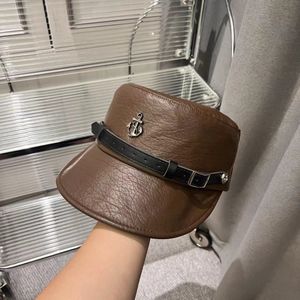 Designer Luxury Fashion Hat Women Baseball Caps British Style Metal Buckle Rivet Street Wind and Sun Protection Sports Outdoor Cool Tide Voyage