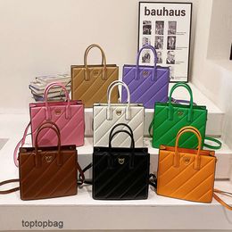 Sacs à bandoulière de mode de luxe de concepteur 2023 Nouvelle tendance de la mode Sac pour femmes Sac fourre-tout de grande capacité de style occidental Sac à bandoulière à une épaule Sac pour femmes