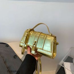 Designer Luxe mode Schoudertassen Modieuze en hoogwaardige draagbare kleine tas 2023 veelzijdige en luxe crossbody zandlopertas met enkele schouder voor dames