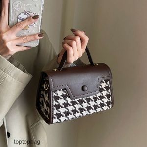 Designer Luxe mode Schoudertassen Frans niche-ontwerp duizend vogelraster modieuze kleine vierkante tas 2023 nieuwe veelzijdige en stijlvolle crossbody tas met één schouder