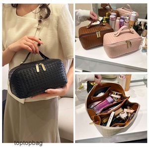 Designer Luxury Fashion Sacs Sacs d'épaule coréenne Fashion simple Fashion Handheld Bag 2023 Foreign Style Makeup Womens Bag