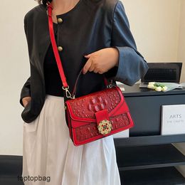 Sacs à bandoulière de mode de luxe de créateurs Nouveau sac à bandoulière à bandoulière unique pour femmes Automne 2023 Tendance de la mode Style polyvalent Petit sac carré