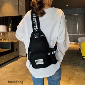 Diseñador Moda de lujo Bolsas de hombro Nueva bolsa para mujer 2023 Ocio coreano Moda Internet Celebridad Mismo hombro cruzado Bolsa de pecho de nailon