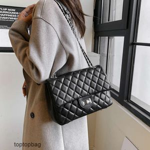 Sacs à bandoulière de mode de luxe de concepteur Corée du Sud 2024 Nouveau Lingge brodé petit sac carré simple épaule bandoulière serrure boucle sac pour femme