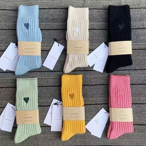 Designer Luxe Mode Chaussettes Hiver Automne Couleurs Lettres Fille Femmes Chaussettes Hommes Tendance Coton Long Bas Mode Rayé Chaussette Haute Qualité Genou Bonneterie Unisexe