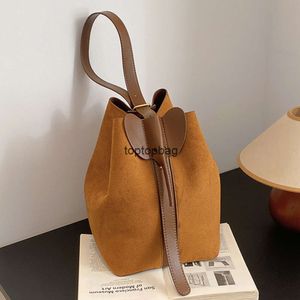 Sacs fourre-tout de luxe de luxe pour femmes, grand sac givré d'automne et d'hiver, nouveau sac seau d'eau d'éléphant à la mode, sac à bandoulière à texture polyvalente, sac à bandoulière, 2023