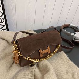 Designer Luxe mode draagtassen Hoge kwaliteit suède ketting kleine vierkante tas 2024 nieuwe handheld stick bag mat lederen enkele schouder crossbody tas