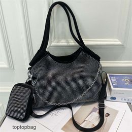 Sacs fourre-tout de luxe de luxe Portefeuilles 2023 Sac à chaîne de diamant chaud à la mode et à la mode avec sac à bandoulière à bandoulière unique de grande capacité pour femmes