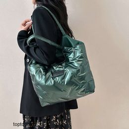 Diseñador Bolsas de asas de moda de lujo Carteras Bolsa de asas de gran capacidad de moda Ins Color sólido Bolsa de abrigo de algodón versátil Bolsa de espacio de un hombro