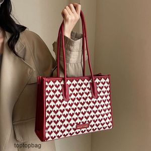 Sacs fourre-tout de luxe de styliste, portefeuilles, fourre-tout rouge pour femmes, sac à bandoulière de style occidental à la mode et minimaliste, nouvelle collection 2024