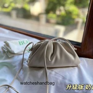 Bolso de lujo de diseñador 2023 El mismo cinturón de Song Hye-kyo, bolso de nube, bolso de axila, bolso de cuero para mujer, bolso cruzado con un hombro, bolso de bola de masa