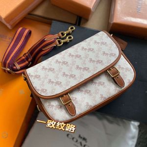 Luxe designerhandtassen worden voor een prijs verkocht Olay Nieuwe crossbodytas met flap, koetsprint, enkele schouder, grote capaciteit Cambridge