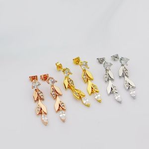 Designer Luxe Highquality Earring Studs Oorbellen Diamant Glijdende Asymmetrische oorbellen voor vrouwen Valentijnsdag Juwelencadeau