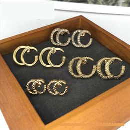 Designer Luxe Hoop Huggie sieraden Earring Vintage Brass Earrings Dames Simple Fashion S925 Zilveren naald oorbellen Groothandel voor meisjesfeestje Wedding met doos