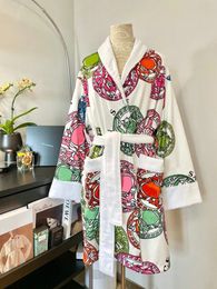 Ontwerper Luxe Jacquard Ladies Pyjamas Heren Dedelkwas Vintage jurk met riem vrouw heren winter yukata dikke minnaar kleedjurk 10 kleuren
