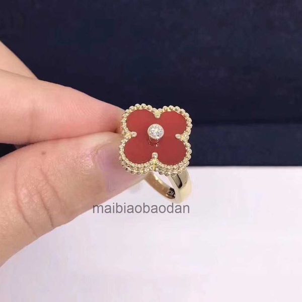 Diseñador Anillo de joyería de lujo Vancllf Seiko High Edition Clover con diamante Natural Fritillaria Red Jade Metrolera V-Gold Sello de acero original