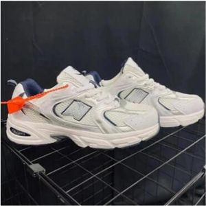 Designer Luxe Nieuwe 530 Dames Men Dress Shoes Casual Sneakers Women Running Low-Top Sports Trainers Ademend gaasschoenen Maat 36-44