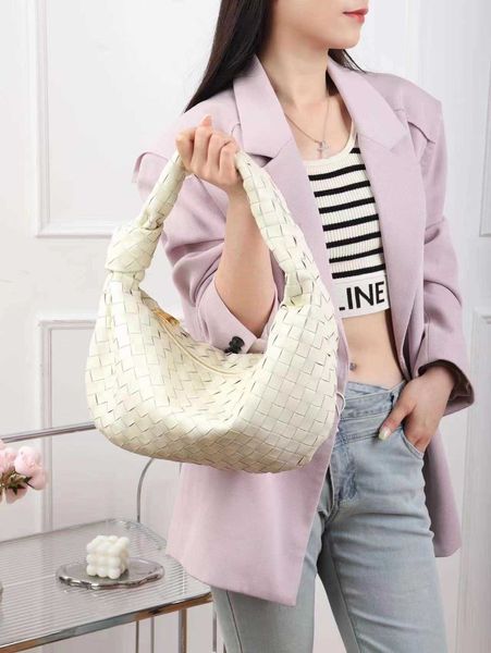 Designer Luxury Nouveaux sacs à main Botteg Vene Baodishjia's même type de sac nuage tissé en peau de mouton grand sac sac à main noué décontracté sac marée XR5GM