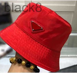 Designer Luxury Nylon Bucket Hat pour hommes et femmes Designer de haute qualité Mesdames Hommes Printemps Été Coloré Rouge Cuir Métal Chapeaux de Soleil Nouveau Pêcheur Casquettes Cadeaux UACP