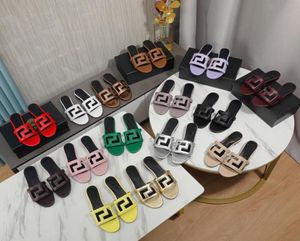 Designer Luxury Sandale Femmes Slides Summer Rubber Big Slides Fashion Beach Sexy Chaussures Plans plates Top Quality With Box 35-441587991