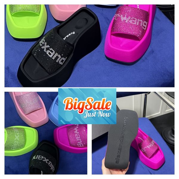 Designer Luxury Sandals Slippers Womens Velvet Material Matériau Rassette Velcro Taille de la plate-forme Gai Soft 35-42 10cm Bureau formel de fête