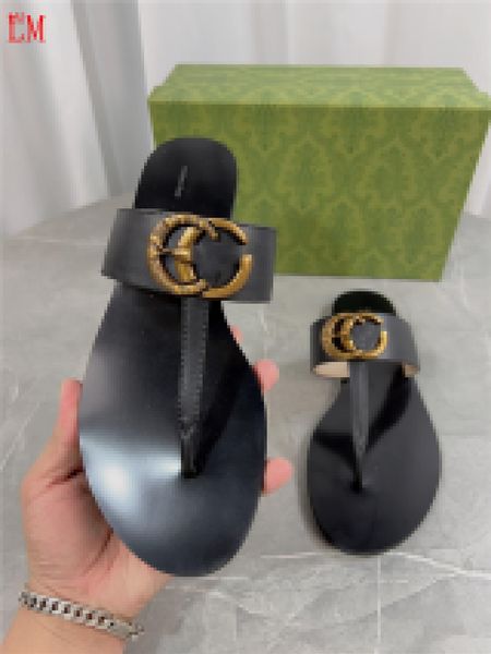 Sandales de luxe de styliste, tongs en cuir noir avec logo doré, tongs à sangle en T, pantoufles de sandale avec boîte
