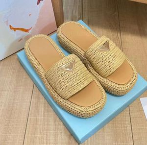 Designer luxe sandalen Dames instapper met gouden gesp Zwart Bruin Zwembad Casual Platform Hakken Sandalen Raffia Stro Gehaakte Slippers Slider Sandale Designer Sandalen