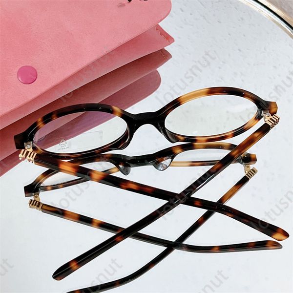 Lunettes de soleil de luxe de luxe pour femmes léopard, monture carrée tendance, lunettes de soleil miroir pour enseignant, étudiant, vacances, marque simple, protection des yeux.