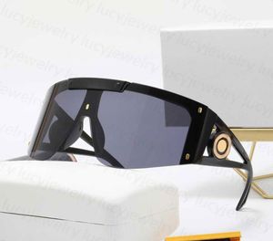Designer Luxury Sunglasses Fashion Men Femme Femme Eyeglasse en extérieur Drive des vacances Summer 7 couleurs Top Quality1936877