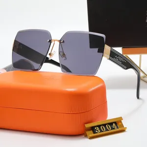 Lunettes de soleil de luxe de créateur pour hommes Brnad Sunglasses Square Fime Eyes Lunes Rebores Lens en fibre de carbone Style d'été