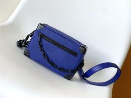 Diseñador Luxury Taurillon Climbing Mini Soft Trunk M82558 Bolso de hombro de cuero azul en relieve 7A Mejor calidad