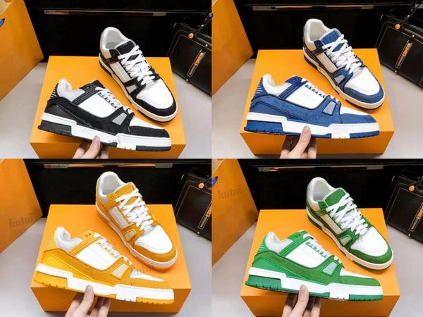 Designer Luxury Trainer Sneakers Logo Zapatos de cuero en relieve Azul Negro Verde Amarillo Hombres Mujer Low Sneaker