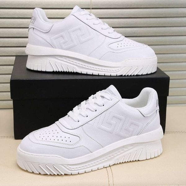 Designer Luxe Versages Classic Sneaker Round Toe Soft Sole Casual Low Platform Chaussures Hommes Femmes Outdoor Gym Run Zapatos Baskeball Chaussure