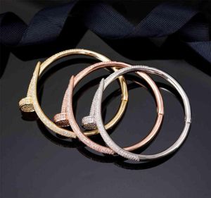 Designer Luxuryletter bracelet Bracelet Vis Bracelets Titanium Steel Gold Belcher pour femmes Green Blue Rose Char7790600