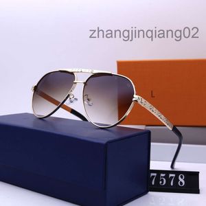 Designer LVSE Lunettes de soleil Cycle Luxury Fashion Sports Polarize Sunglass Men Woman Vintage Driving Beach Travel School Party Golden Tea Alloy Round Sun Glasse