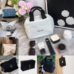 Designer make-uptasje Luxe handtassen portemonnee Nylon make-uptasje Cosmetisch zakje van donskatoen Dames casual ritssluiting Toilettas Waszakken voor heren Ontwerpers make-uptasje