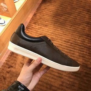 Hombres Zapatos casuales mujeres Viajes 100% cuero con cordones zapatillas de moda diseñador de dama Zapatillas de deporte Letras mujer zapato Plano Impreso gimnasio zapatillas tamaño 35-41-42-45 Con caja