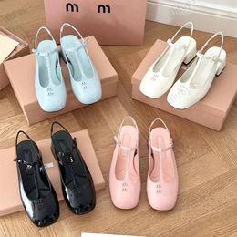 Designer Slingbacks High Talons Mary Jane Femmes Ballet Cuir épais Talons Sandales Fashion Sandales Party For Sweet Ladies Simple and Volyle Youth