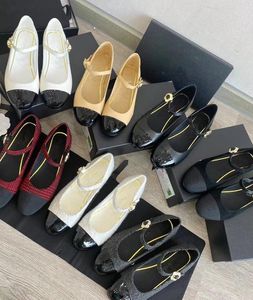 Designer Mary Jane Schoenen Dames Gesp dikke hak Dames 2022 nieuwe stoffen betoveringskleur zwart en wit Vrouwelijke vakantie platte leren schoenen