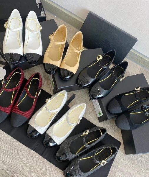 Designer Mary Jane Chaussures Femmes Boucle talon épais Dames 2022 nouveau sort de tissu couleur noir et blanc Femme vacances chaussures en cuir plat